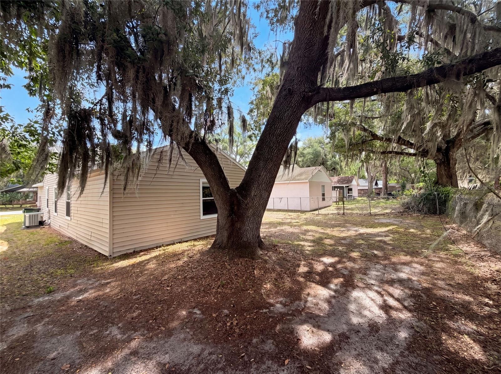 LEESBURG WESTSIDE OAKS - Residential