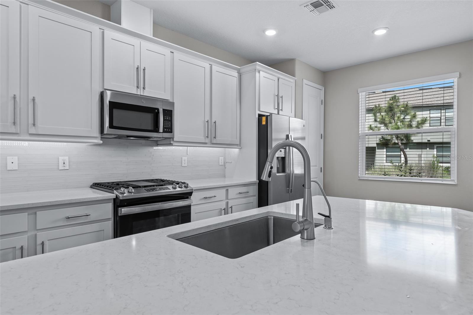 ESTANCIA PH 4 - Residential Lease
