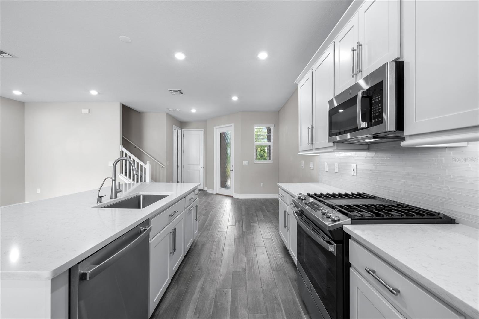 ESTANCIA PH 4 - Residential Lease