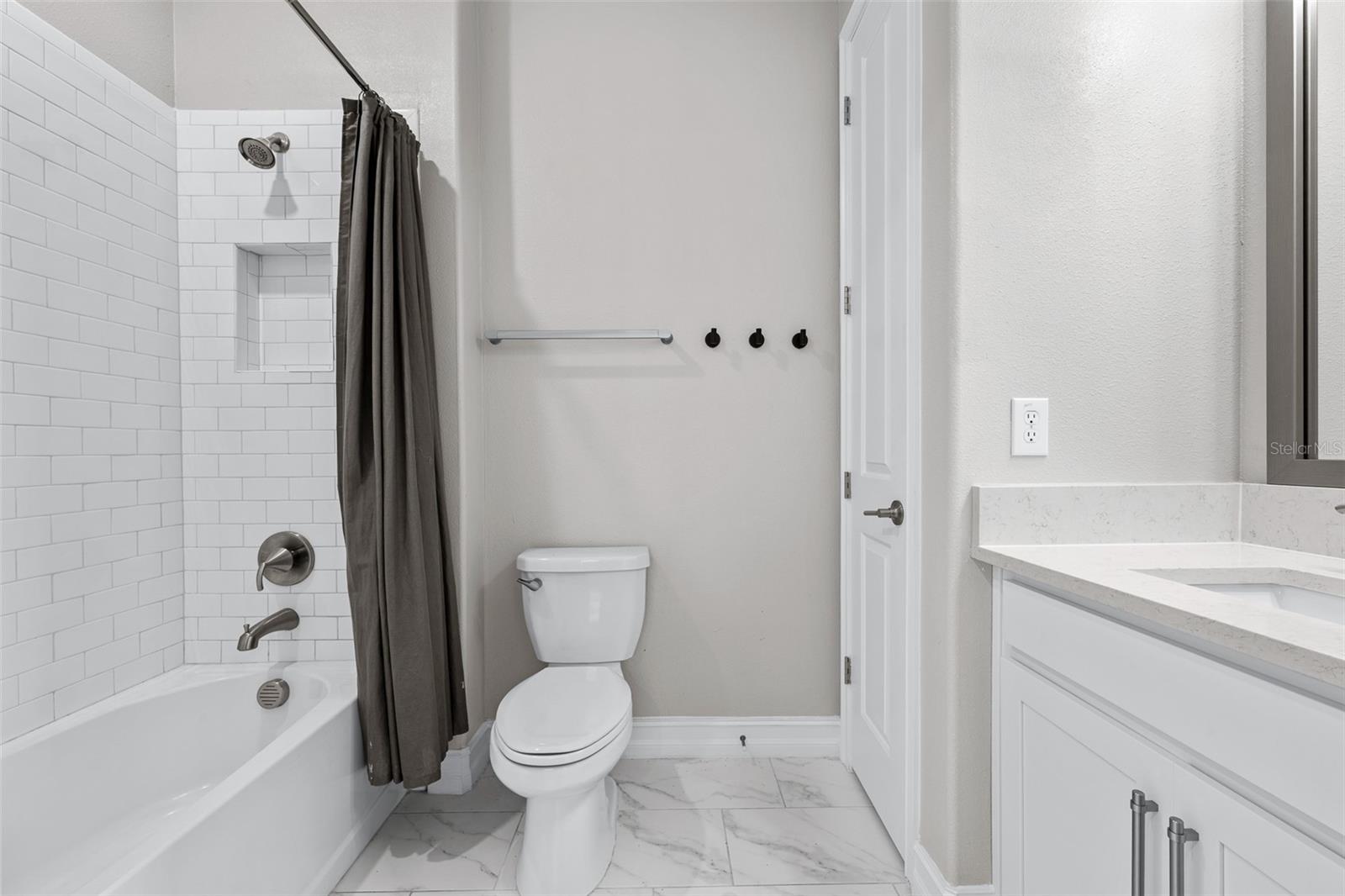 ESTANCIA PH 4 - Residential Lease