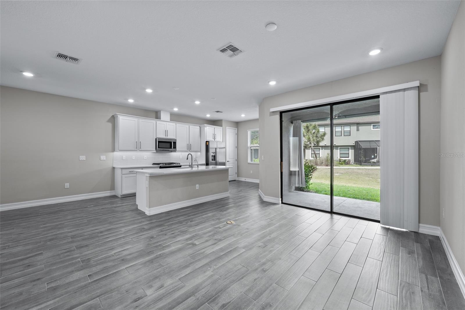 ESTANCIA PH 4 - Residential Lease