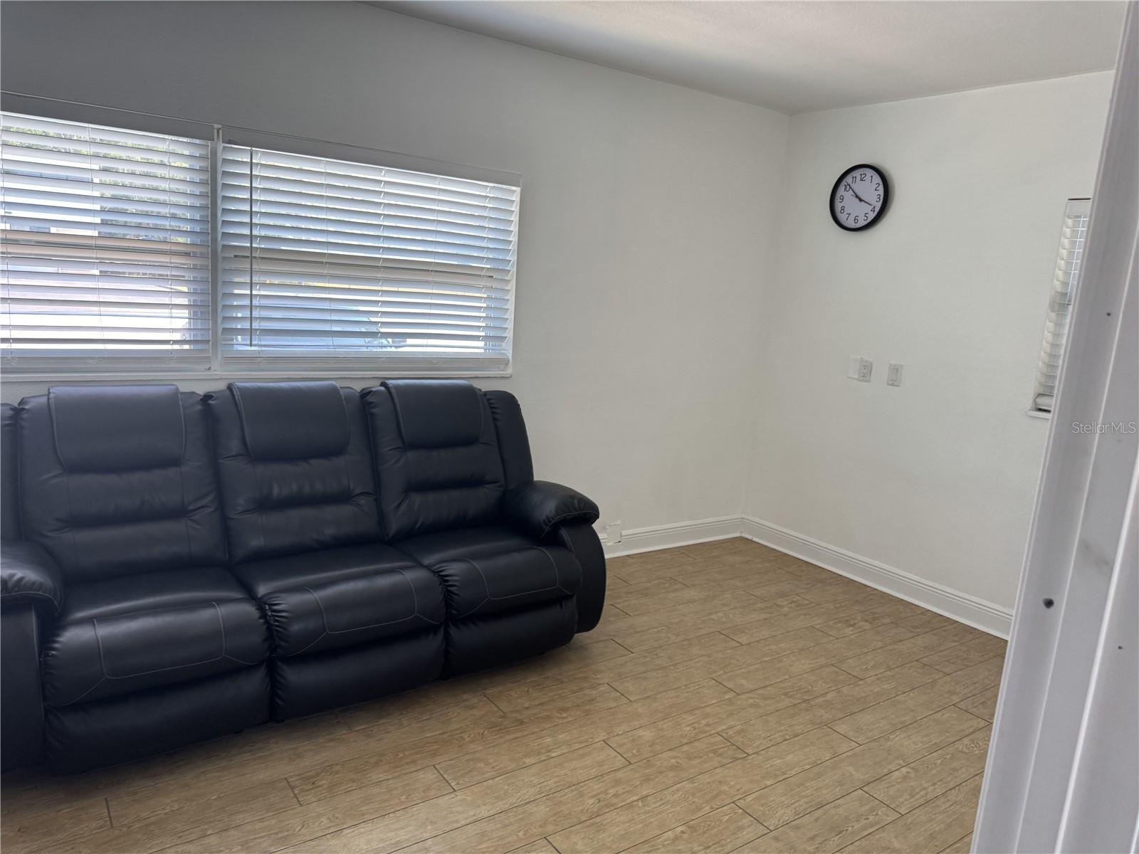 HIBISCUS GARDENS - Commercial Lease