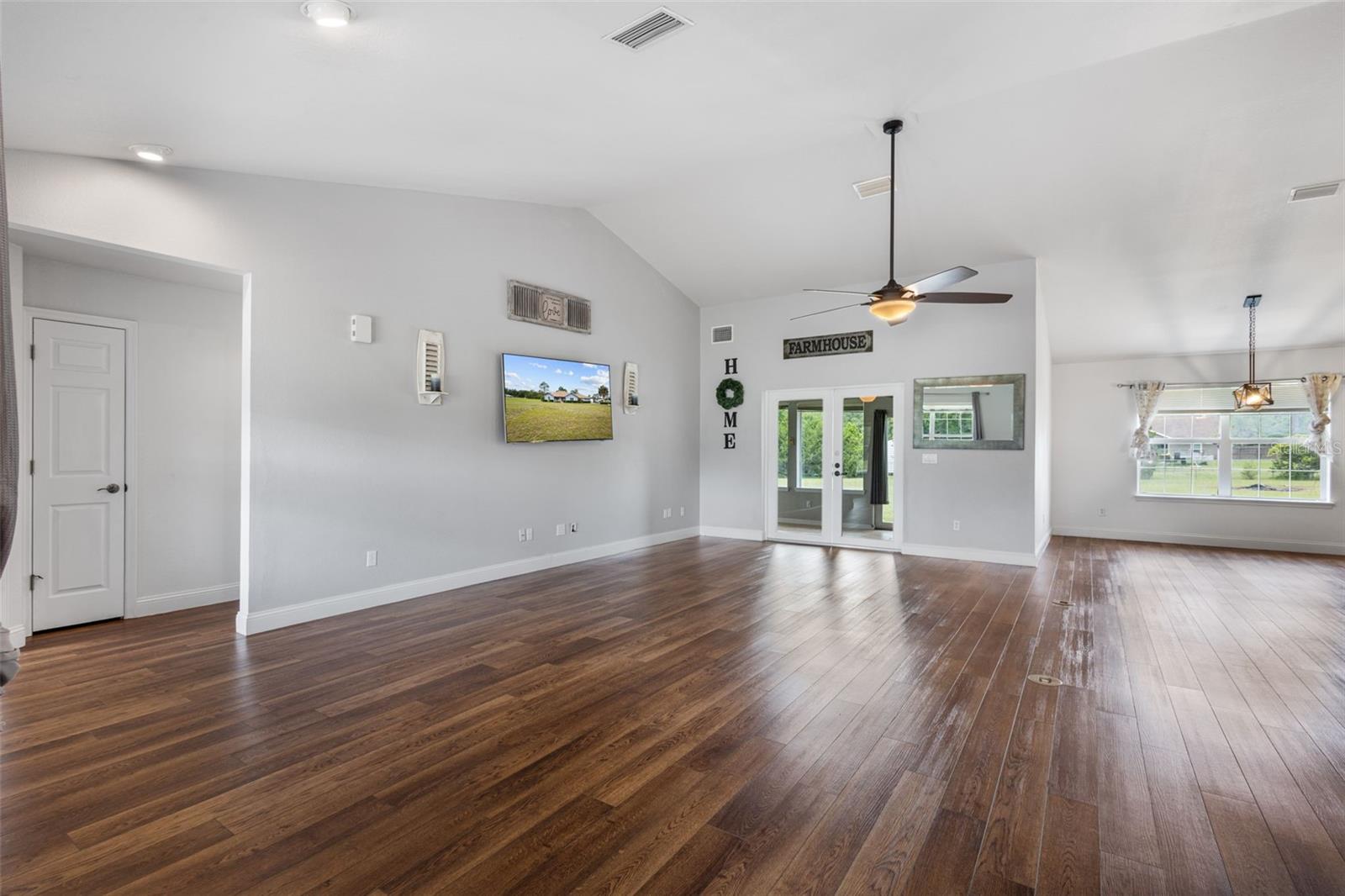 BUCK BAY - Residential