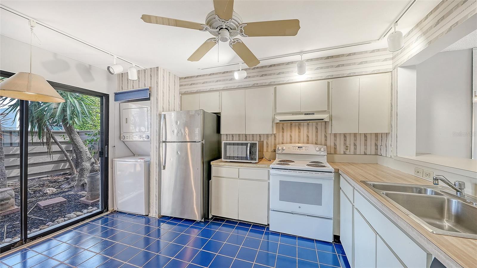 WILDEWOOD SPGS STAGE 6C OF WOODLAWN - Residential