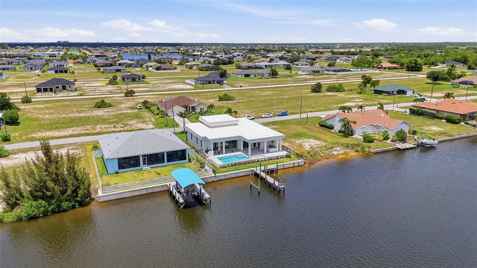 CAPE CORAL - Residential