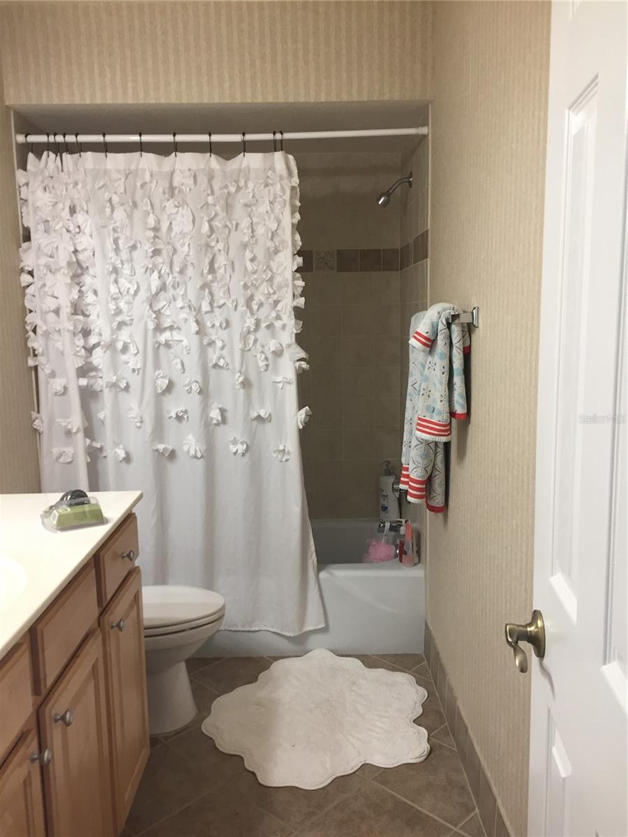 GOLFVIEW II CONDO - Residential Lease