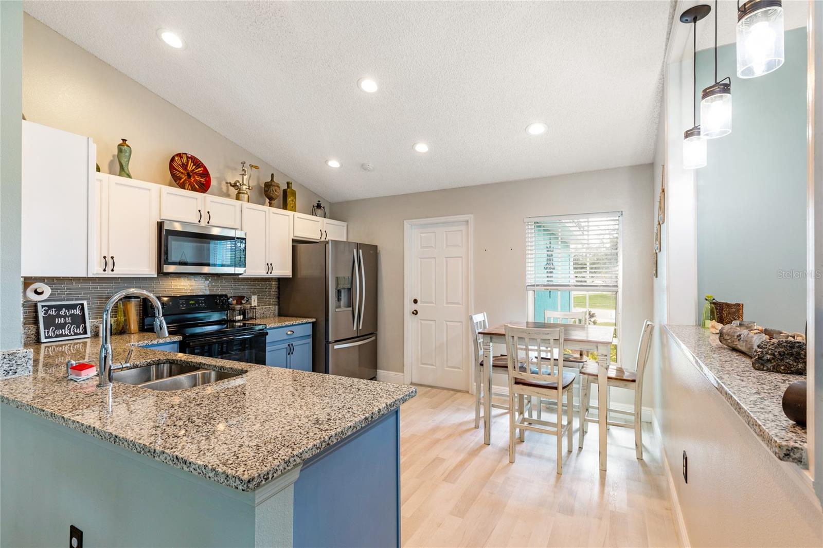 ALLAMANDA GRACE - Residential