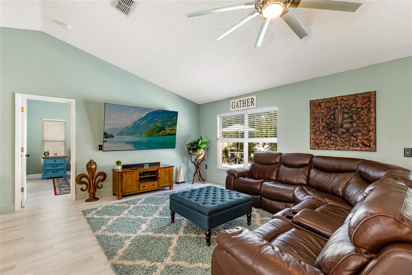 ALLAMANDA GRACE - Residential