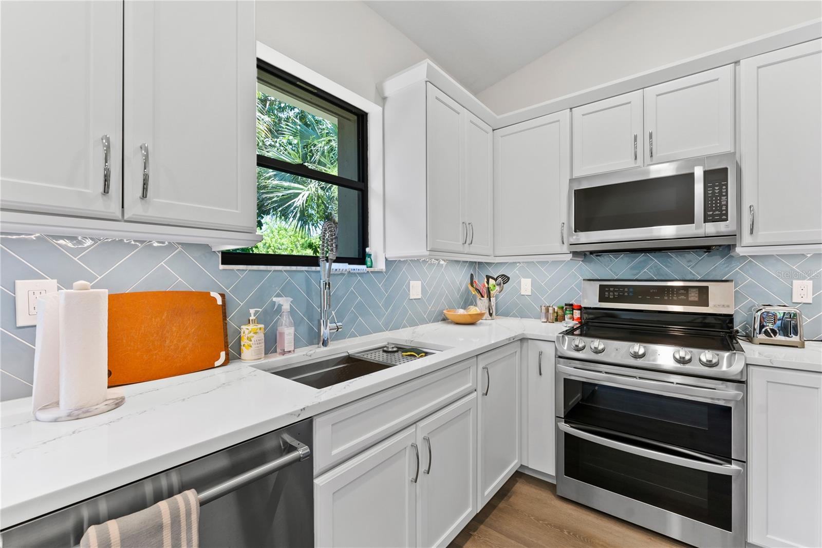 LANDINGS SOUTH VII - Residential Lease