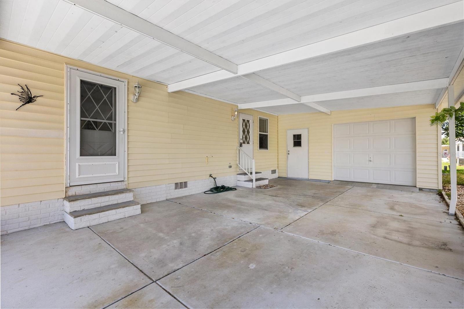 LADY LAKE ORANGE BLOSSOM GARDENS UNIT 09 - Residential