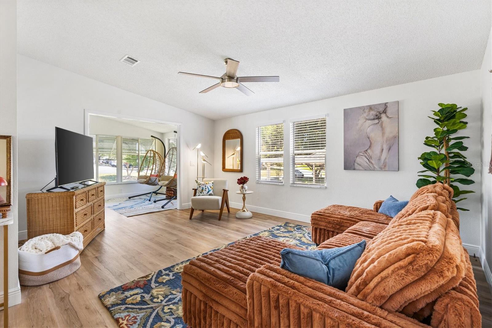 LADY LAKE ORANGE BLOSSOM GARDENS UNIT 09 - Residential