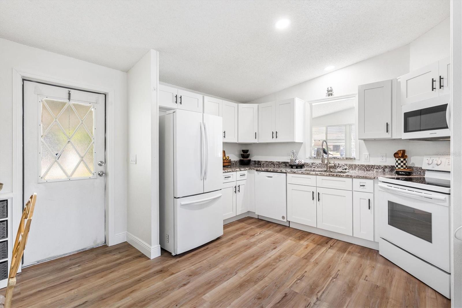 LADY LAKE ORANGE BLOSSOM GARDENS UNIT 09 - Residential