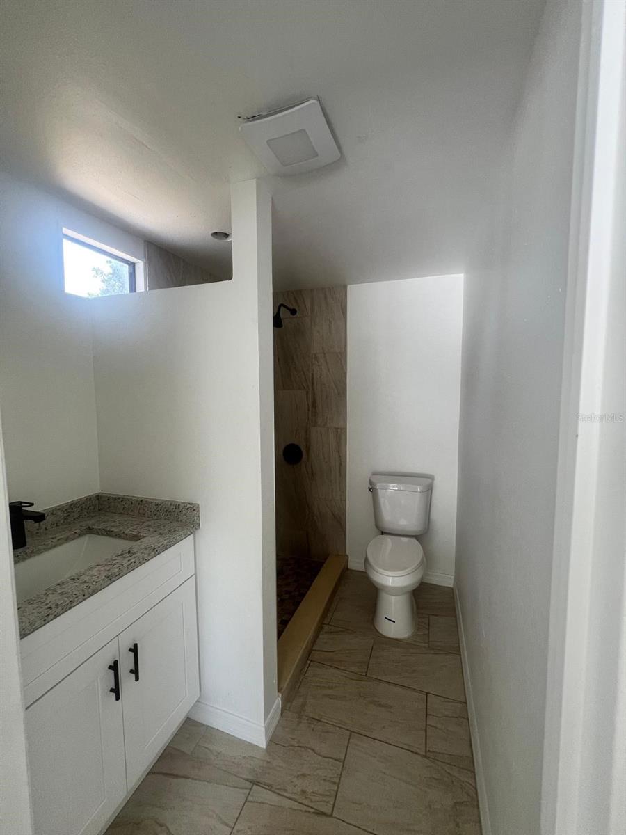 VENICE BY-WAY - Residential Income