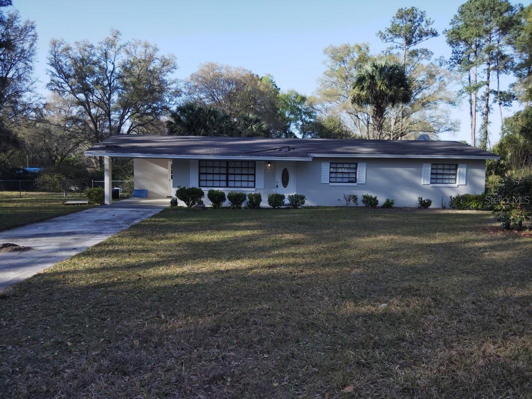 Nice, 3/1.5 bath on 1 acre lot.