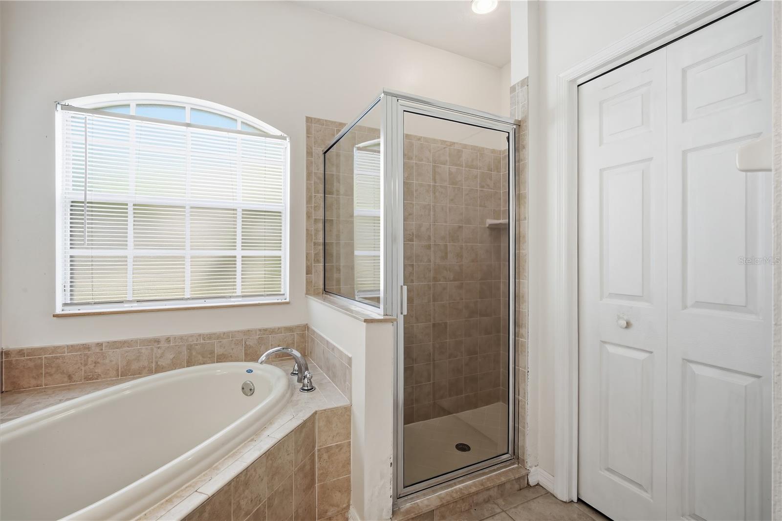 LAKE BERNADETTE PARCELS 17 & 18A - Residential Lease