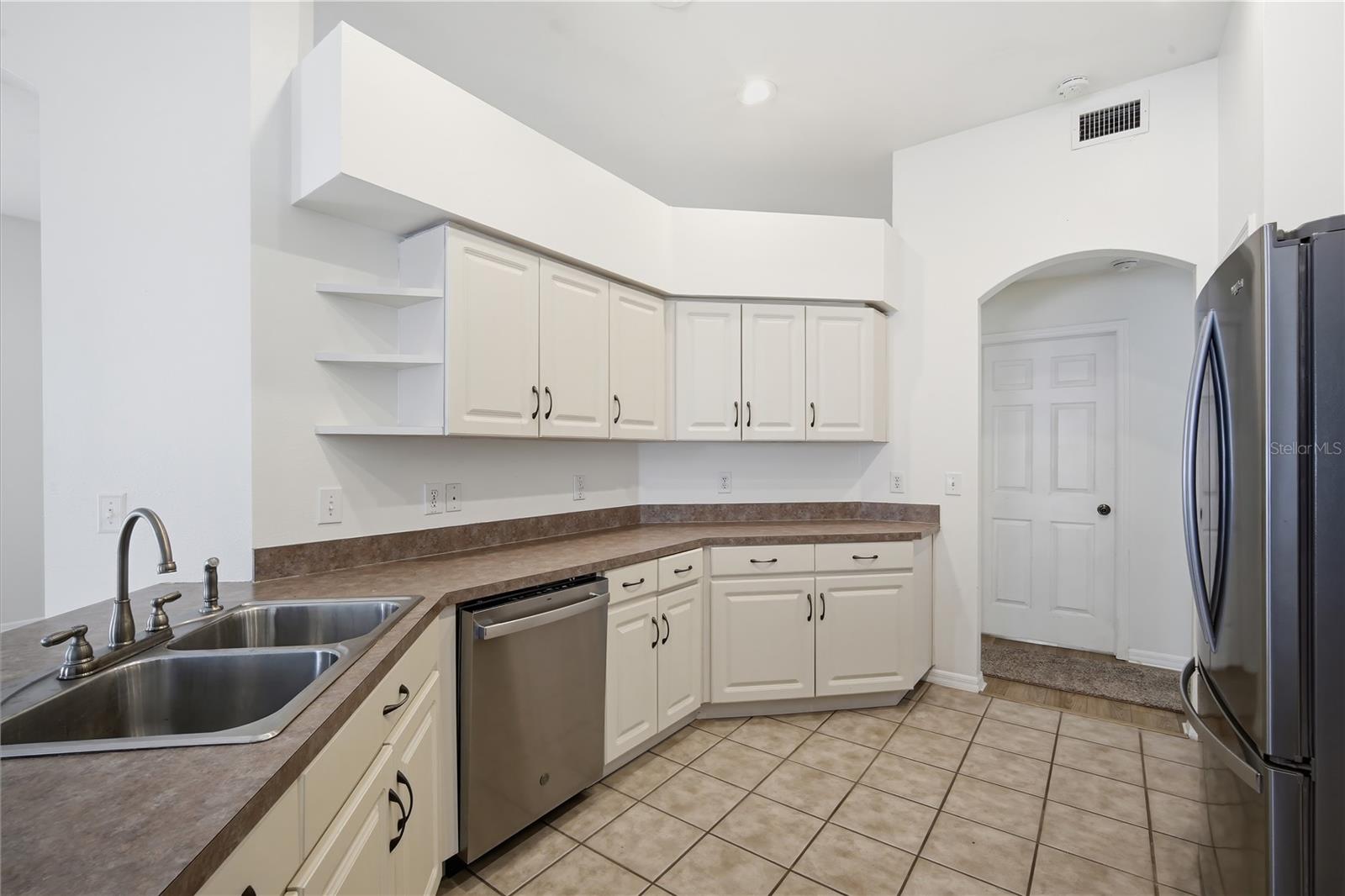 LAKE BERNADETTE PARCELS 17 & 18A - Residential Lease