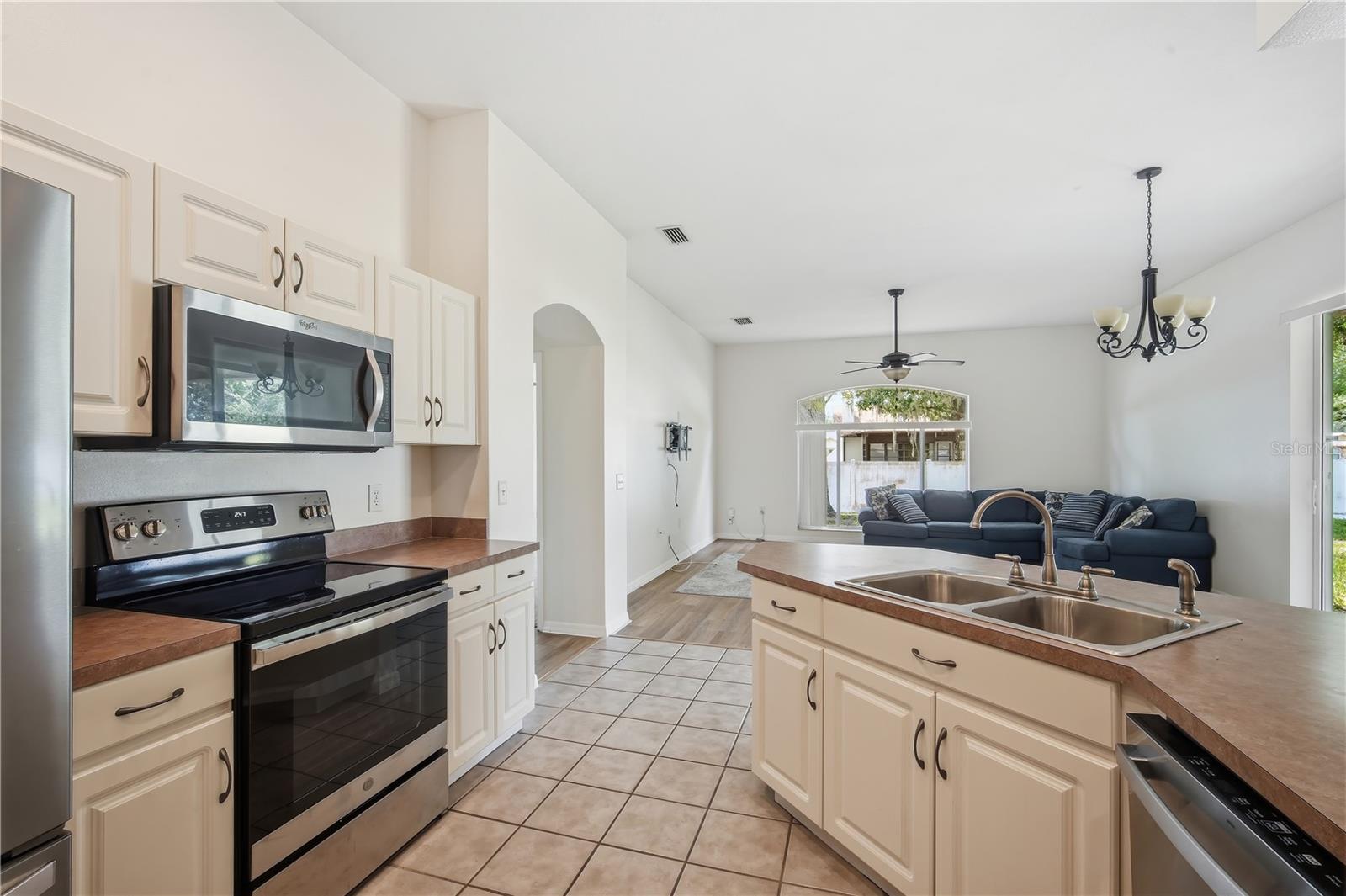 LAKE BERNADETTE PARCELS 17 & 18A - Residential Lease