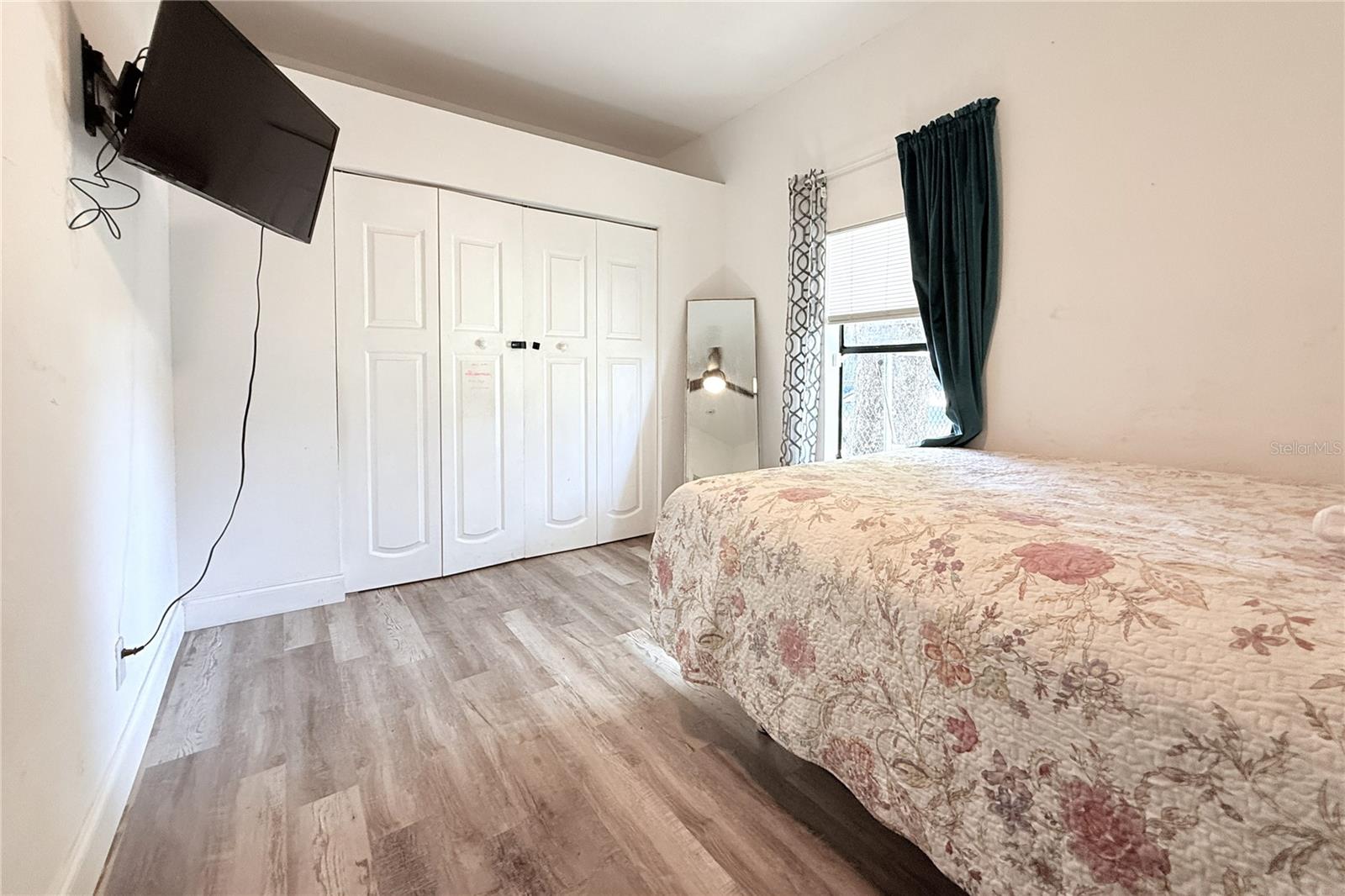 ZZZ | UNPLATTED - Residential