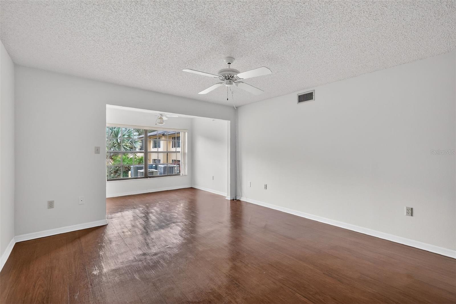 MOUNT DORA LAKEWOOD CONDO - Residential Lease