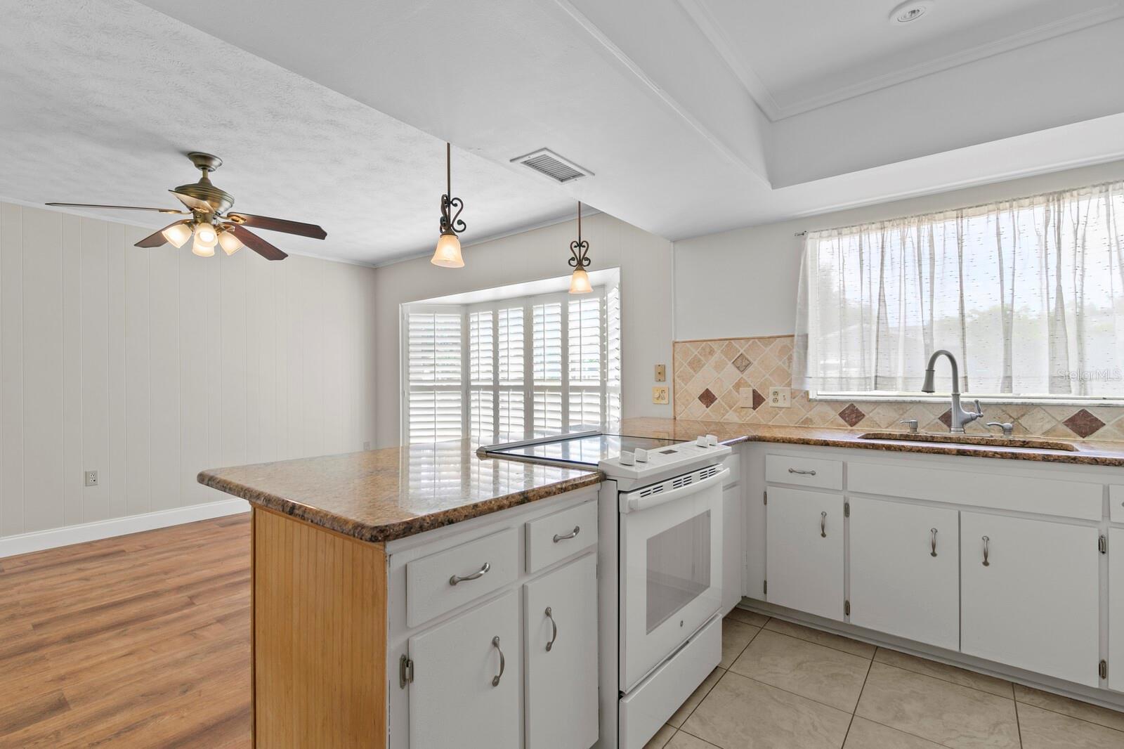 OAKMONT MANOR UNIT 2 - Residential
