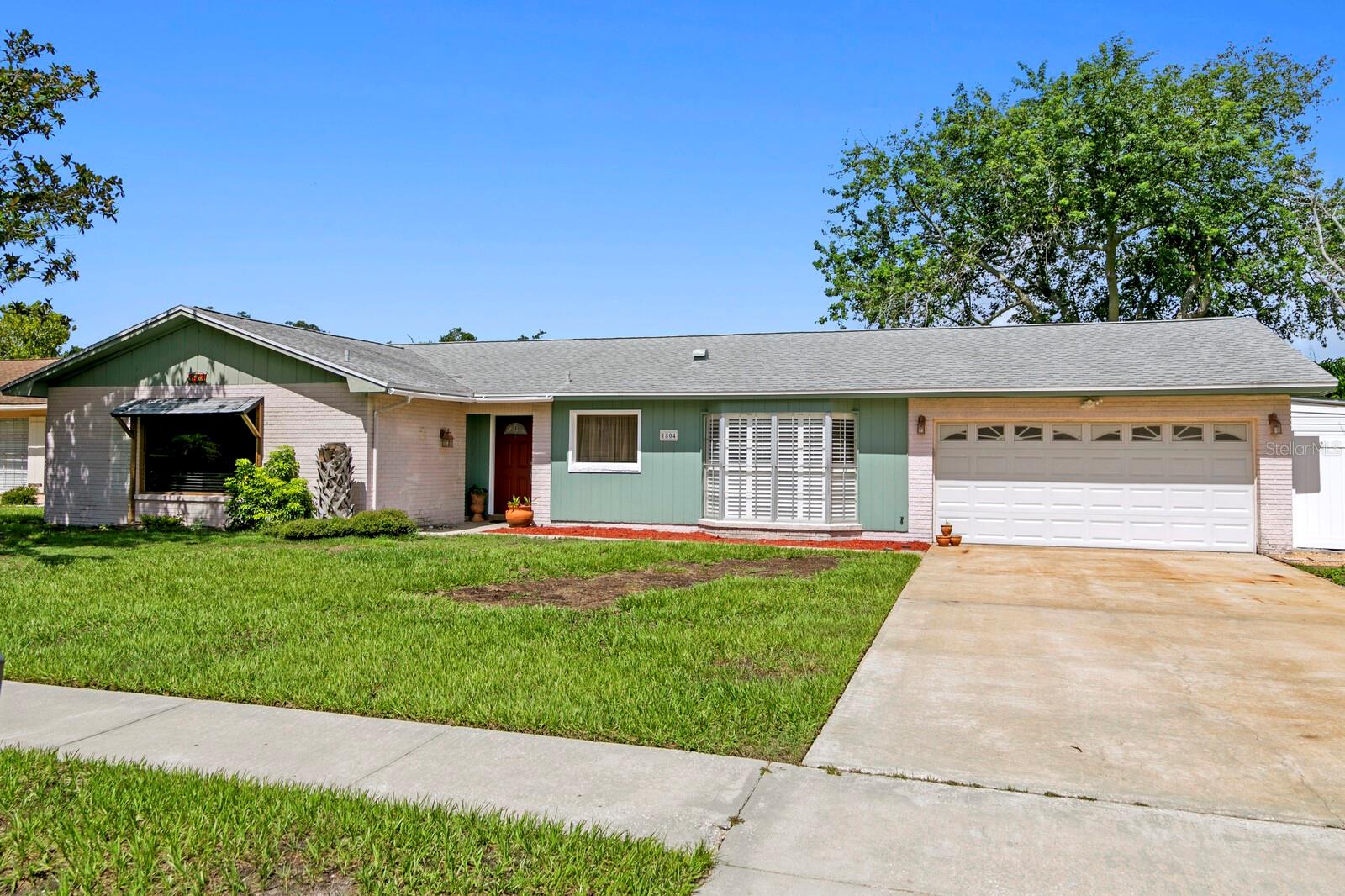 OAKMONT MANOR UNIT 2 - Residential