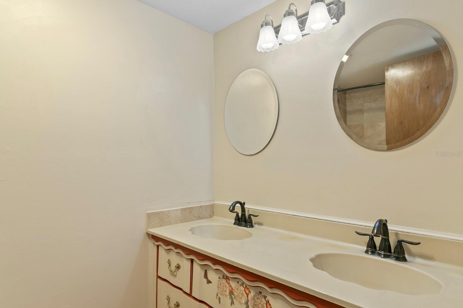 OAKMONT MANOR UNIT 2 - Residential
