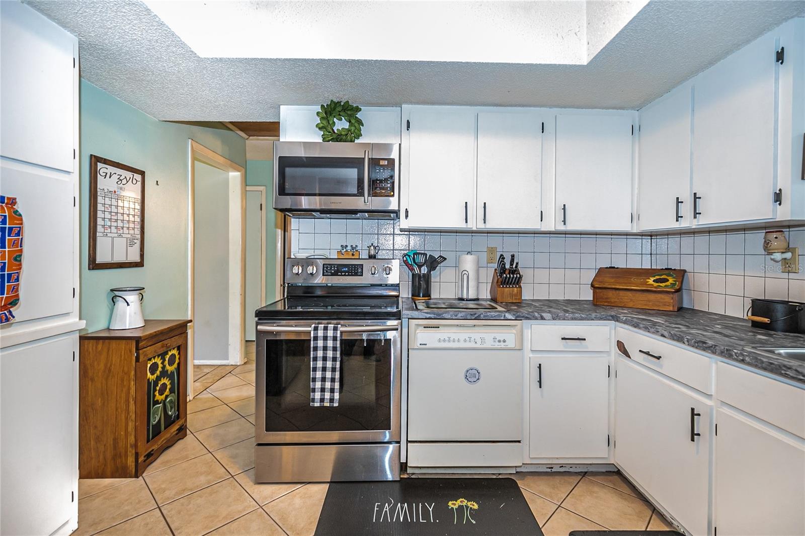 RIVER HEIGHTS ESTATE SMALL FARMS - Residential