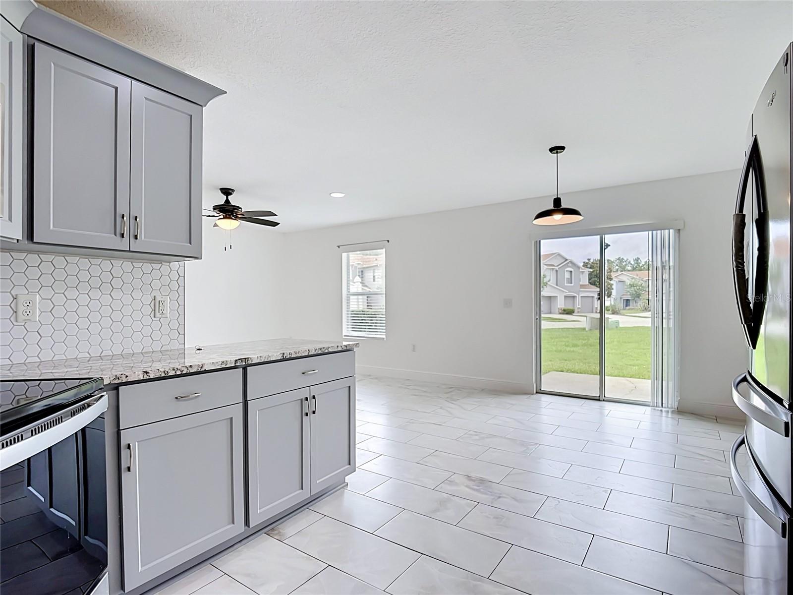AMBER POINTE UNIT 2 - Residential