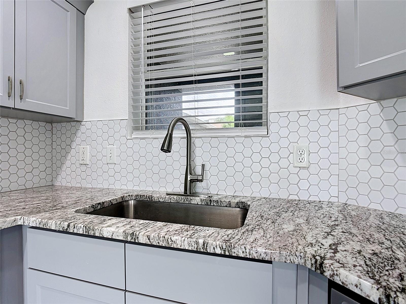 AMBER POINTE UNIT 2 - Residential