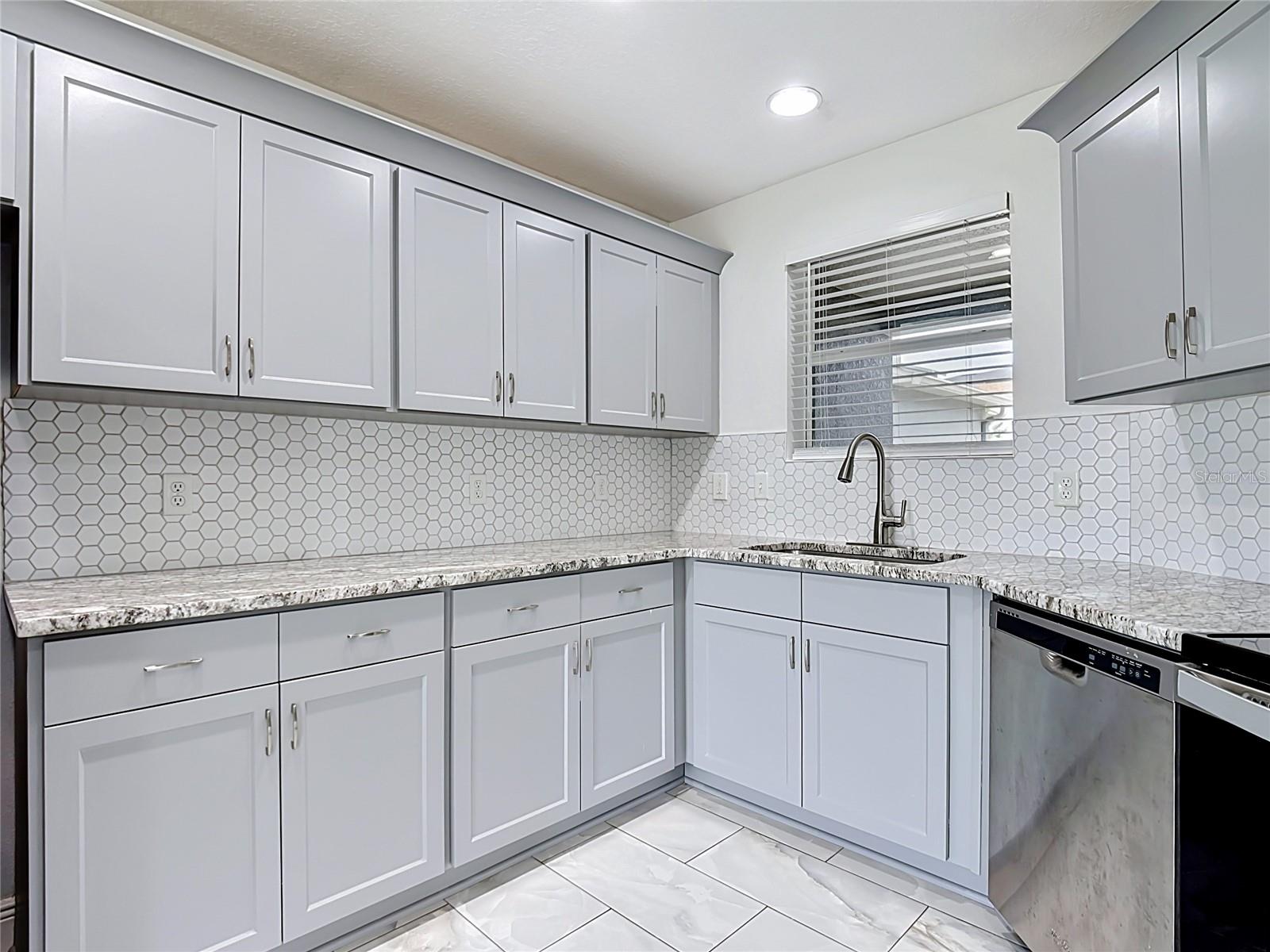 AMBER POINTE UNIT 2 - Residential
