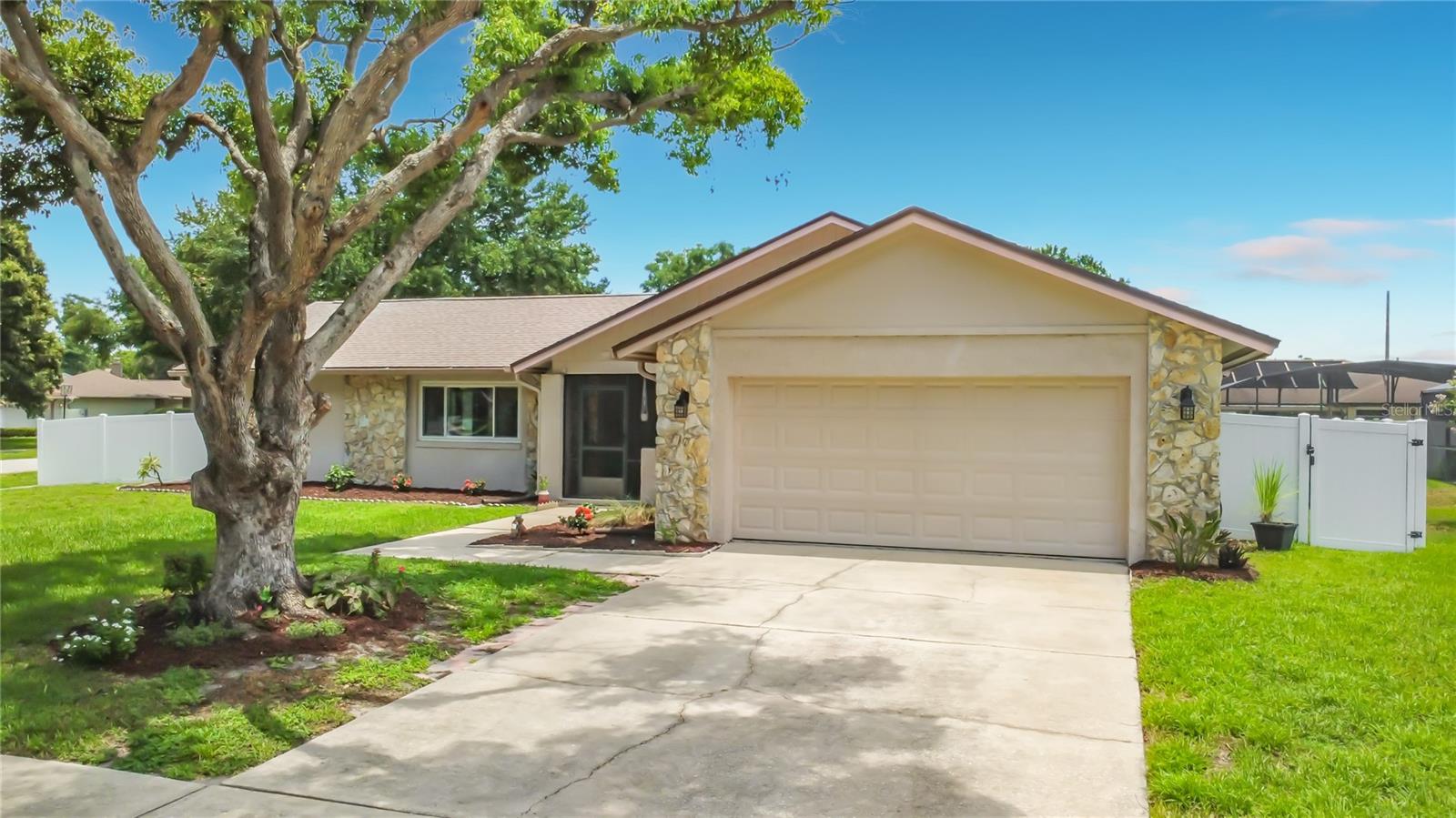 BAY LAKES AT GRANADA SEC 05 - Residential