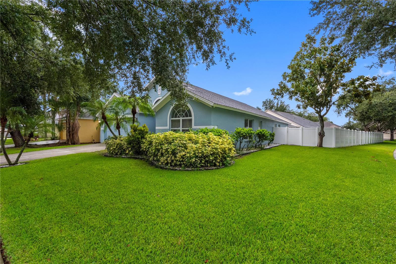 CARROLLTON LAKES - Residential