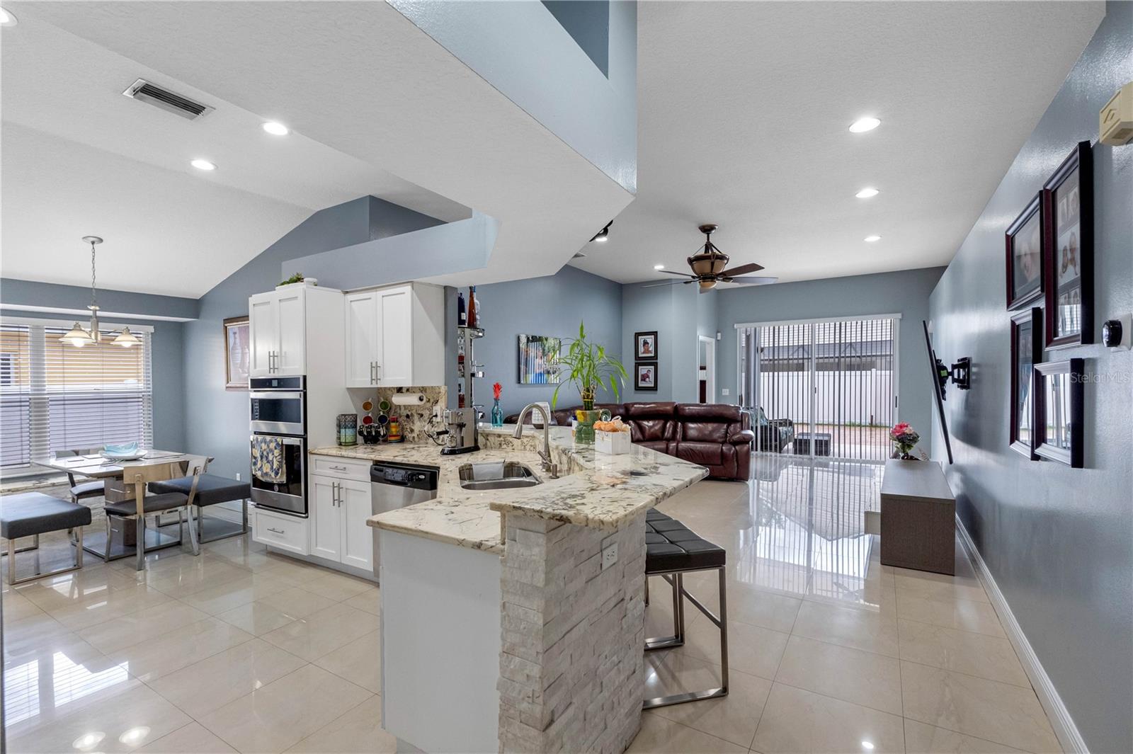 CARROLLTON LAKES - Residential