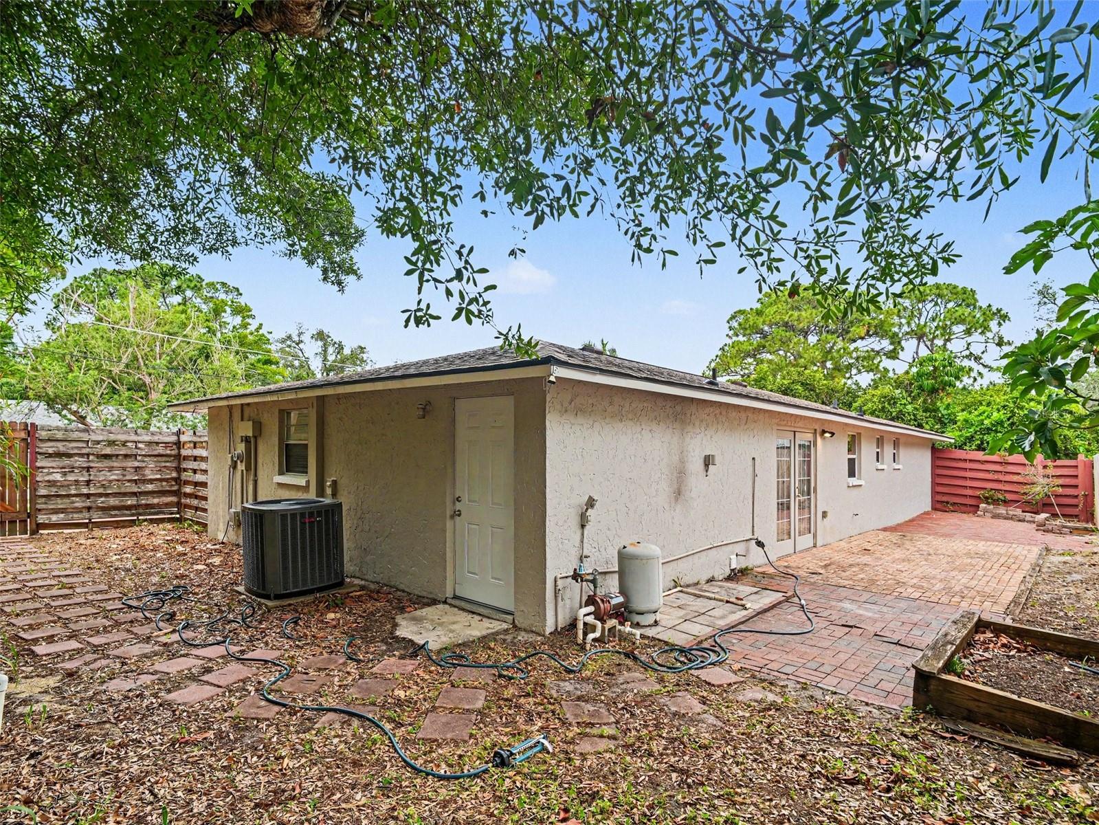 SARASOTA SPGS - Residential