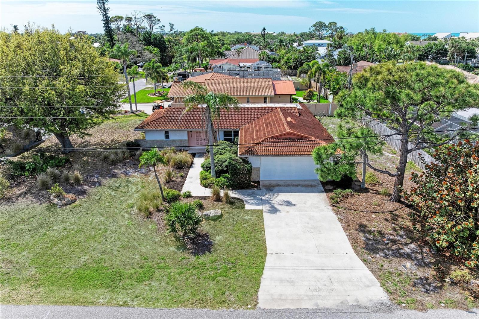 GOLDEN BEACH - Residential
