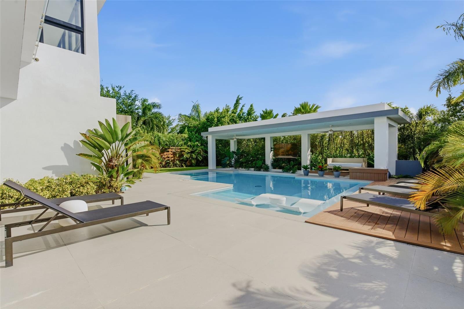 DORADO BEACH EAST - Residential