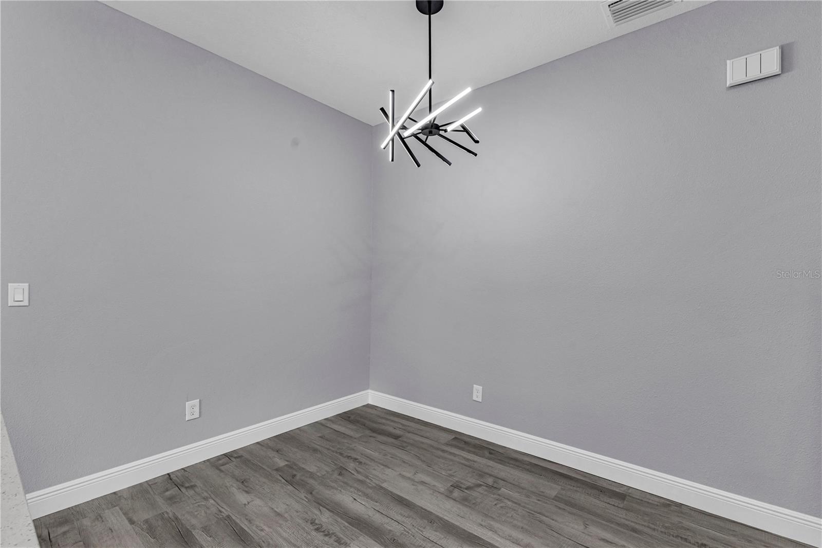FLOMICH GARDEN SEC HOLLY HILL HEIGHTS - Residential