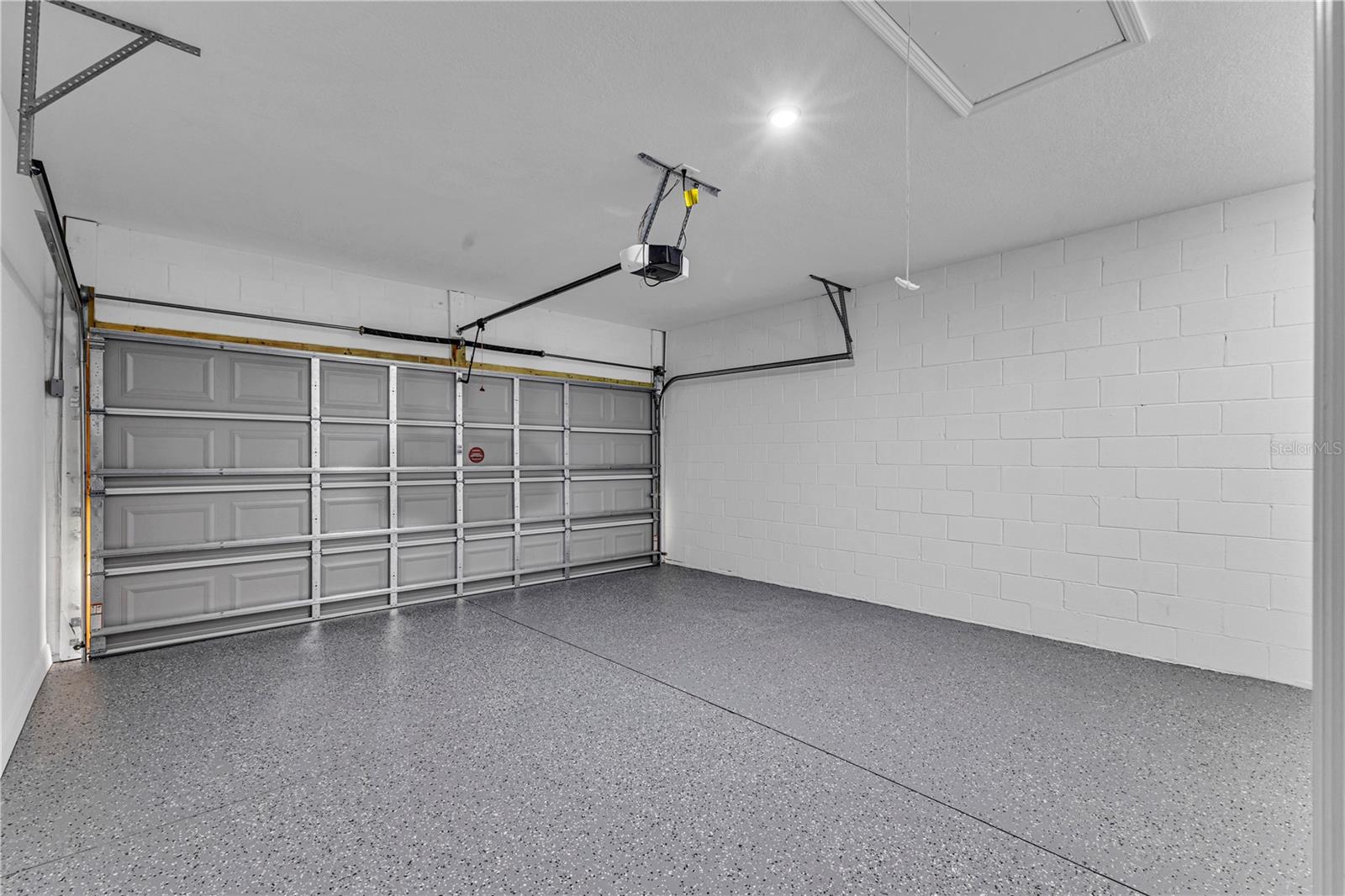 FLOMICH GARDEN SEC HOLLY HILL HEIGHTS - Residential