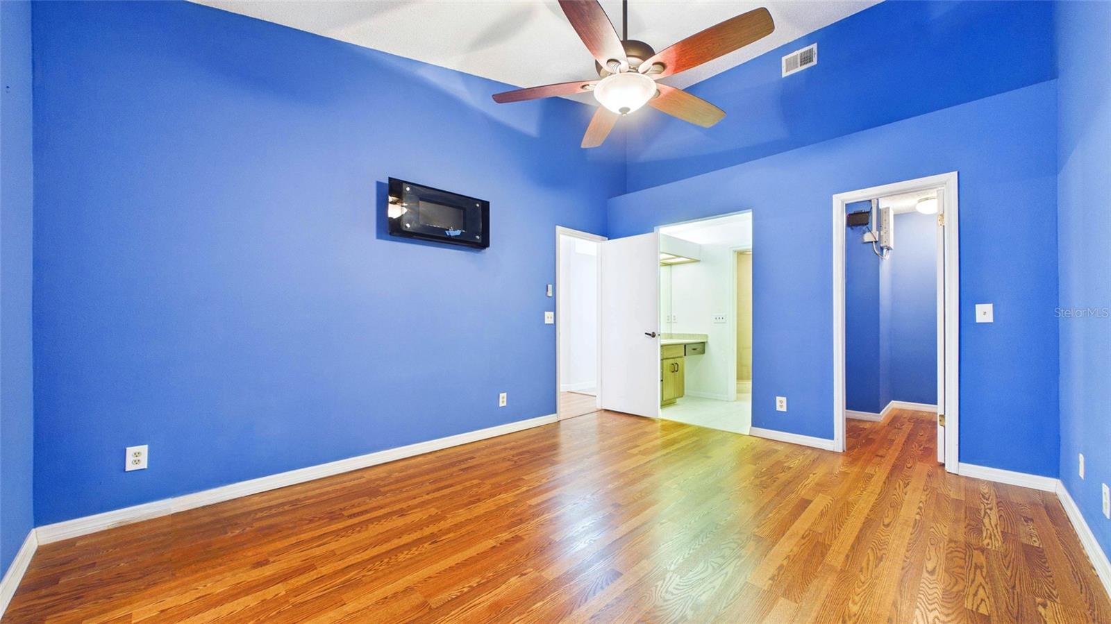 VILLAS OF FOREST PARK CONDO - Residential
