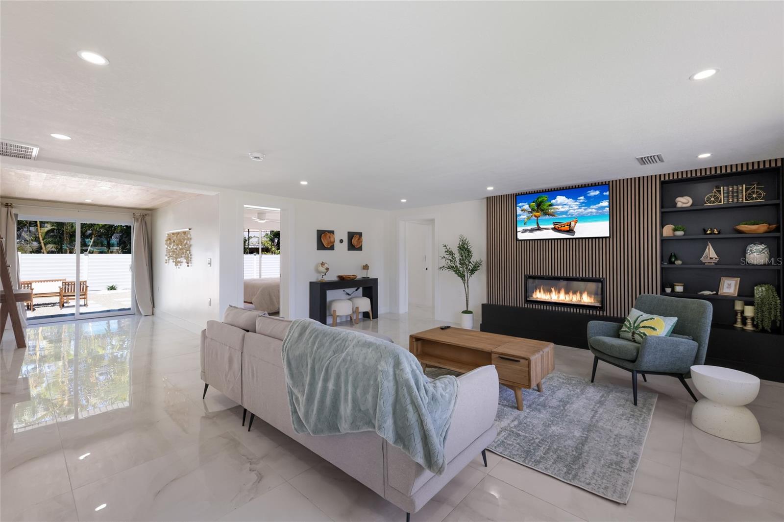 HOLMES BEACH 33RD UNIT - Residential