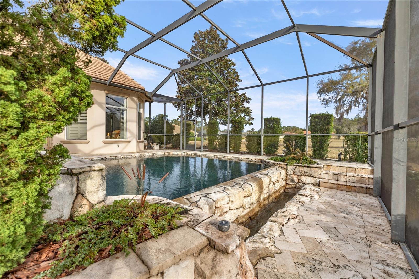 JULIETTE FALLS - Residential