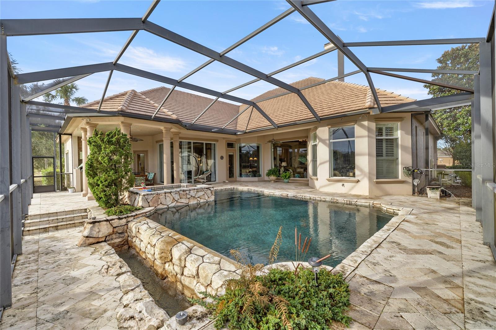 JULIETTE FALLS - Residential
