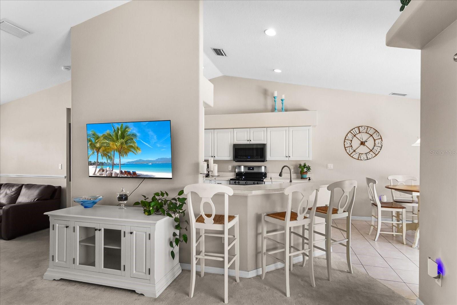 SOUTH VENICE - Residential
