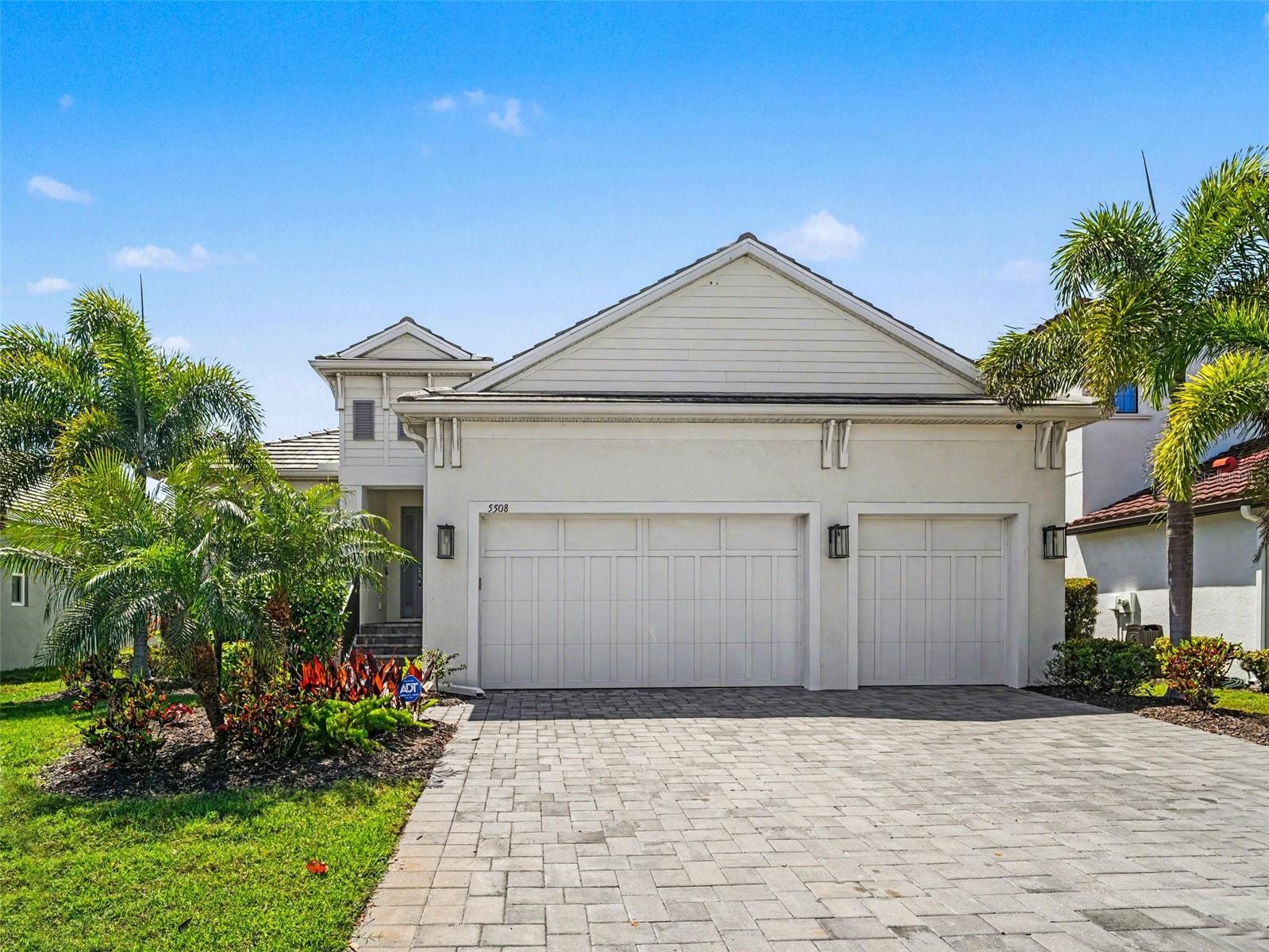 LEGENDS BAY - Residential