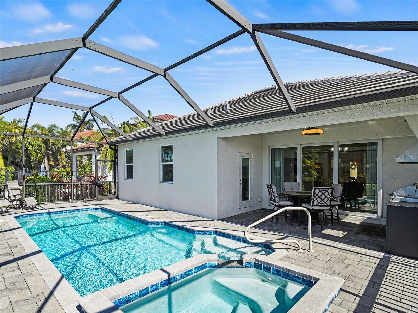 LEGENDS BAY - Residential