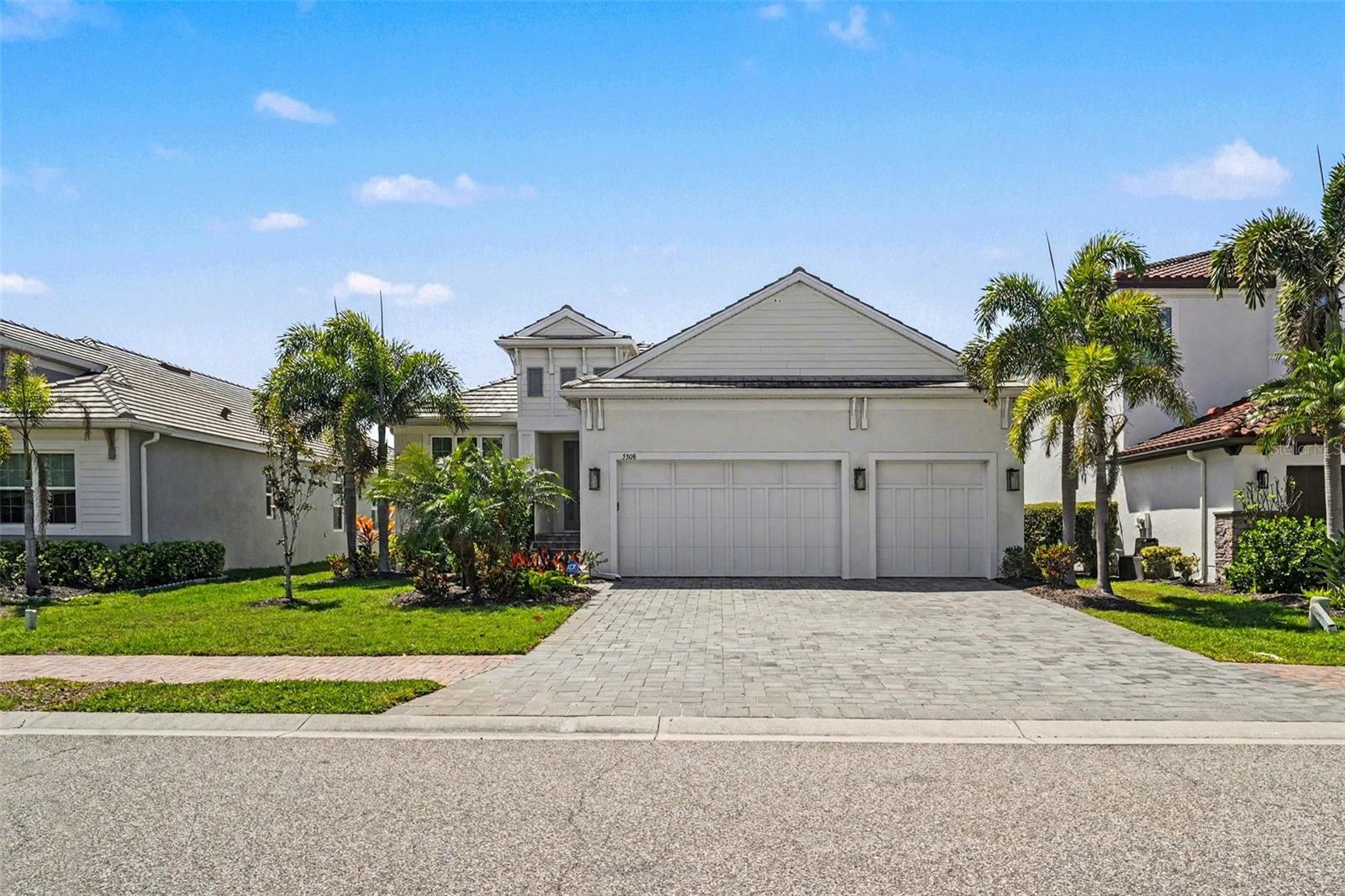 LEGENDS BAY - Residential