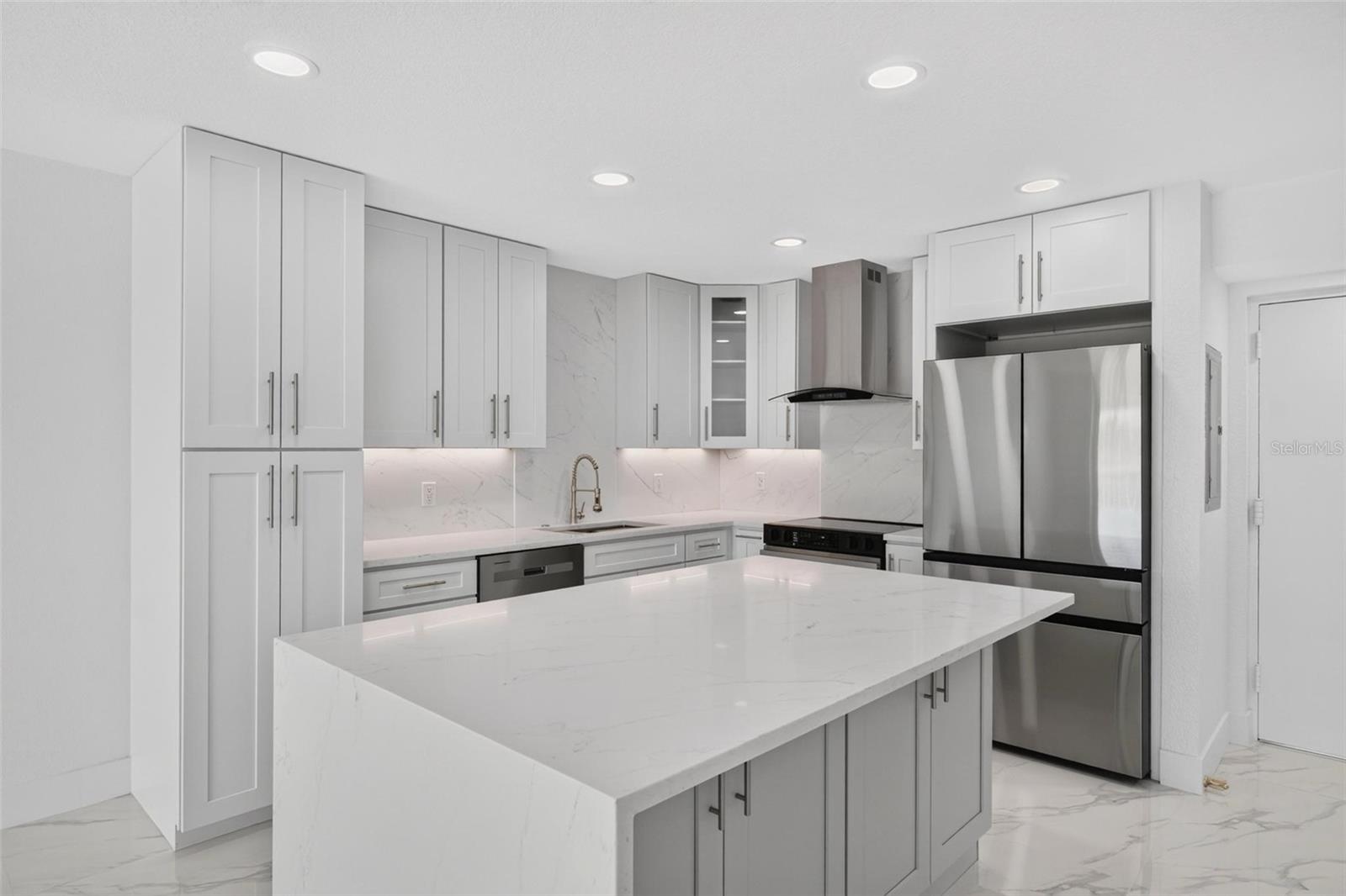 BAYWAY ISLES POINT BRITTANY SIX - Residential