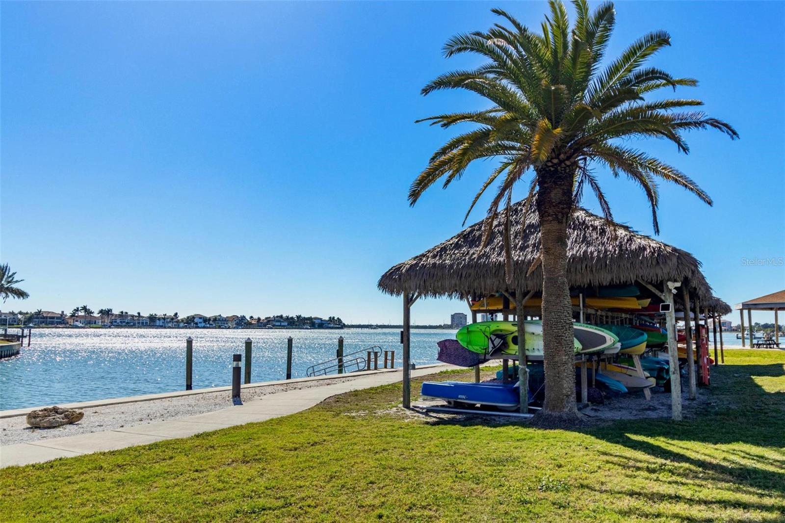 BAYWAY ISLES POINT BRITTANY SIX - Residential