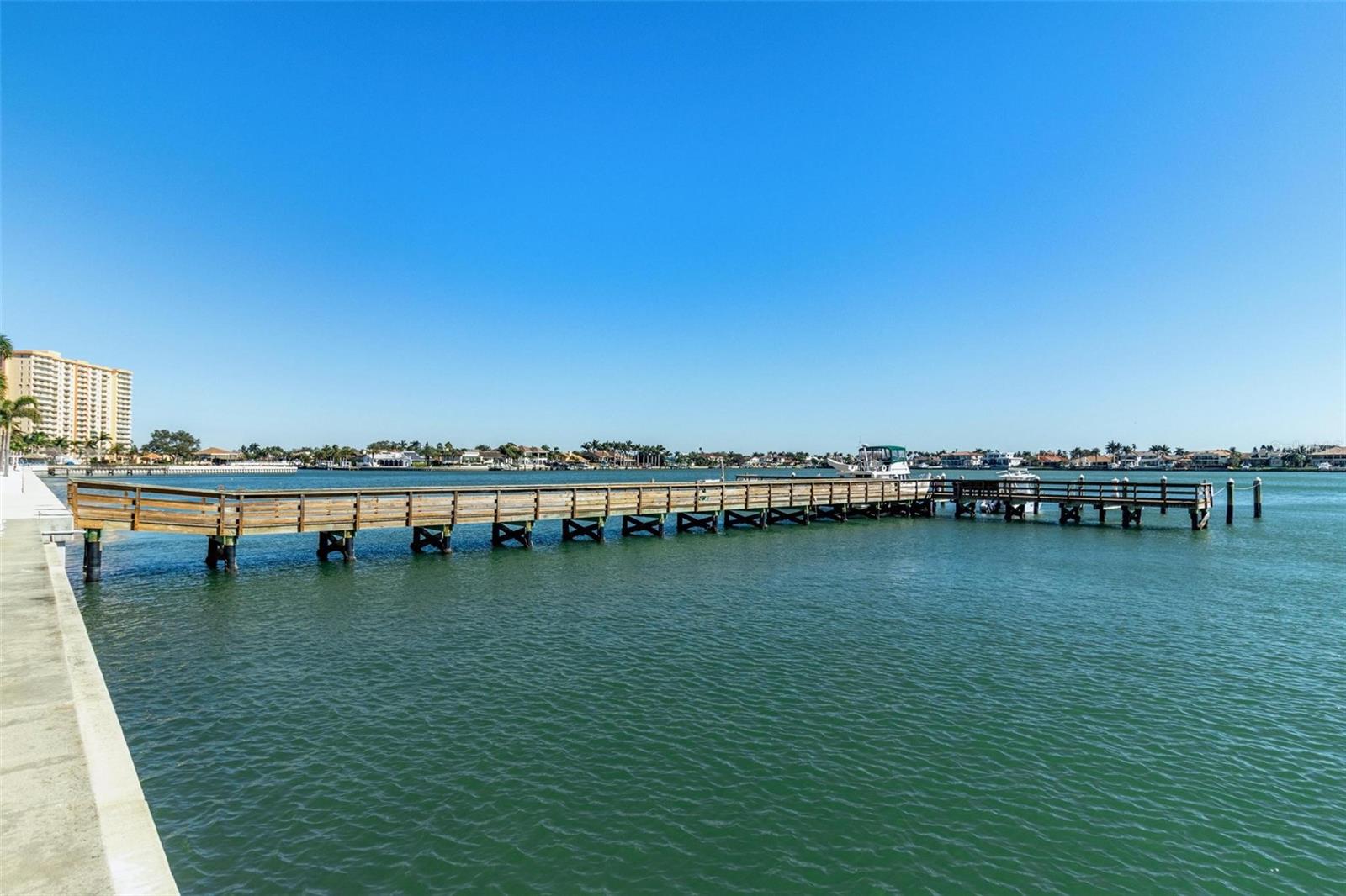 BAYWAY ISLES POINT BRITTANY SIX - Residential