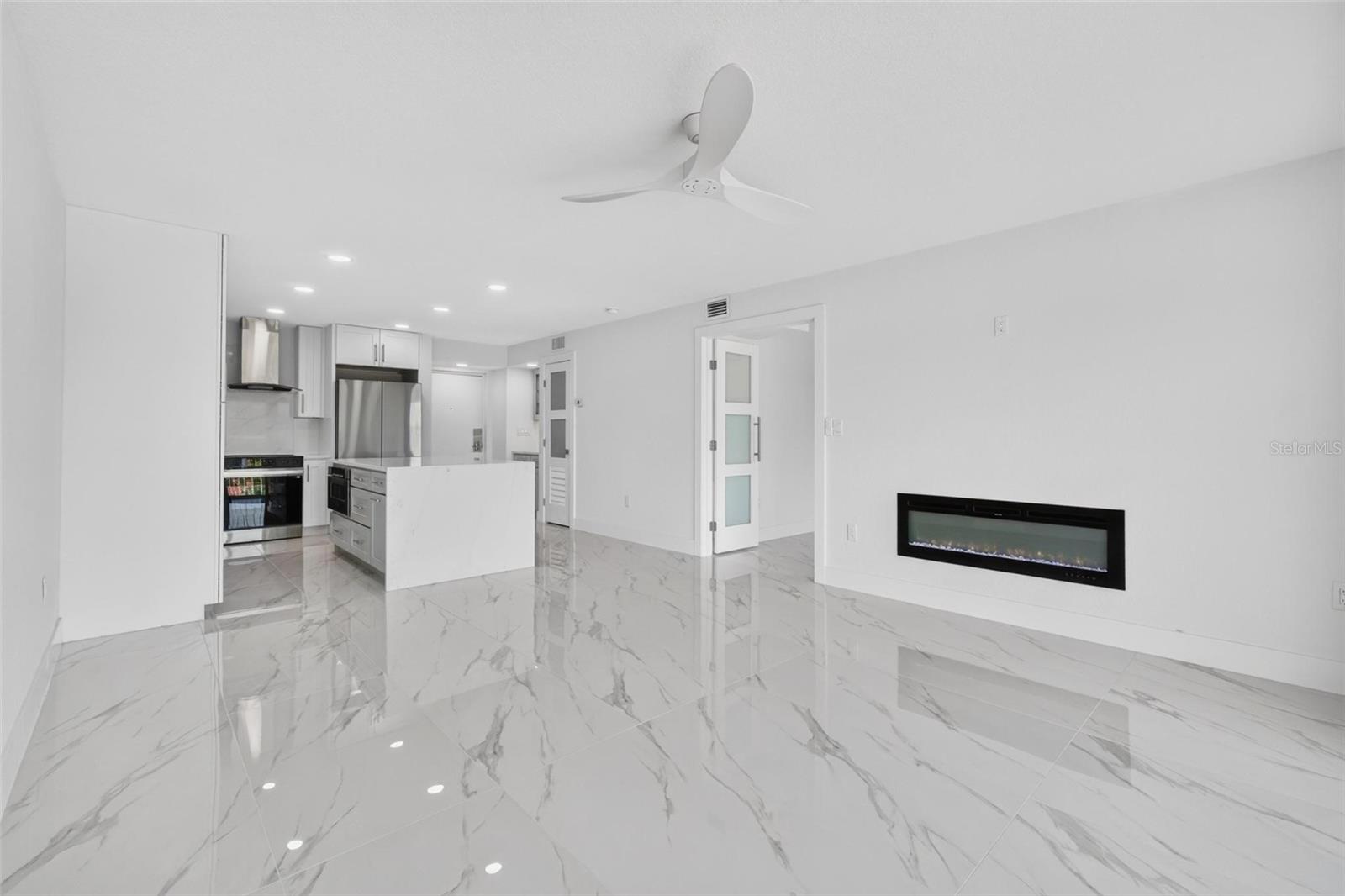BAYWAY ISLES POINT BRITTANY SIX - Residential